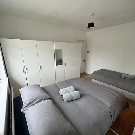 Nice Triple Room At 2 Iveragh Rd-7 Дъблин Екстериор снимка