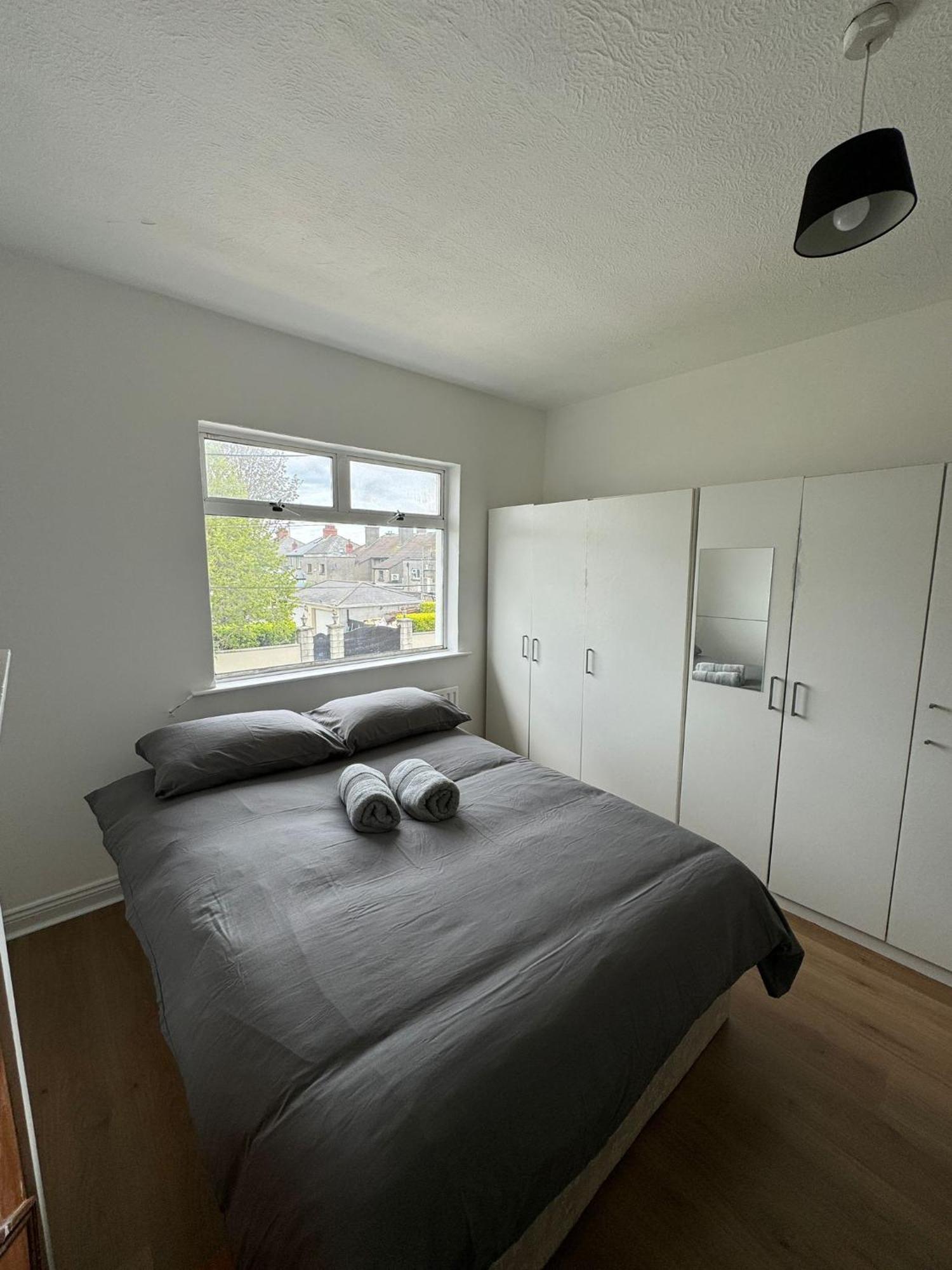 Nice Triple Room At 2 Iveragh Rd-7 Дъблин Екстериор снимка