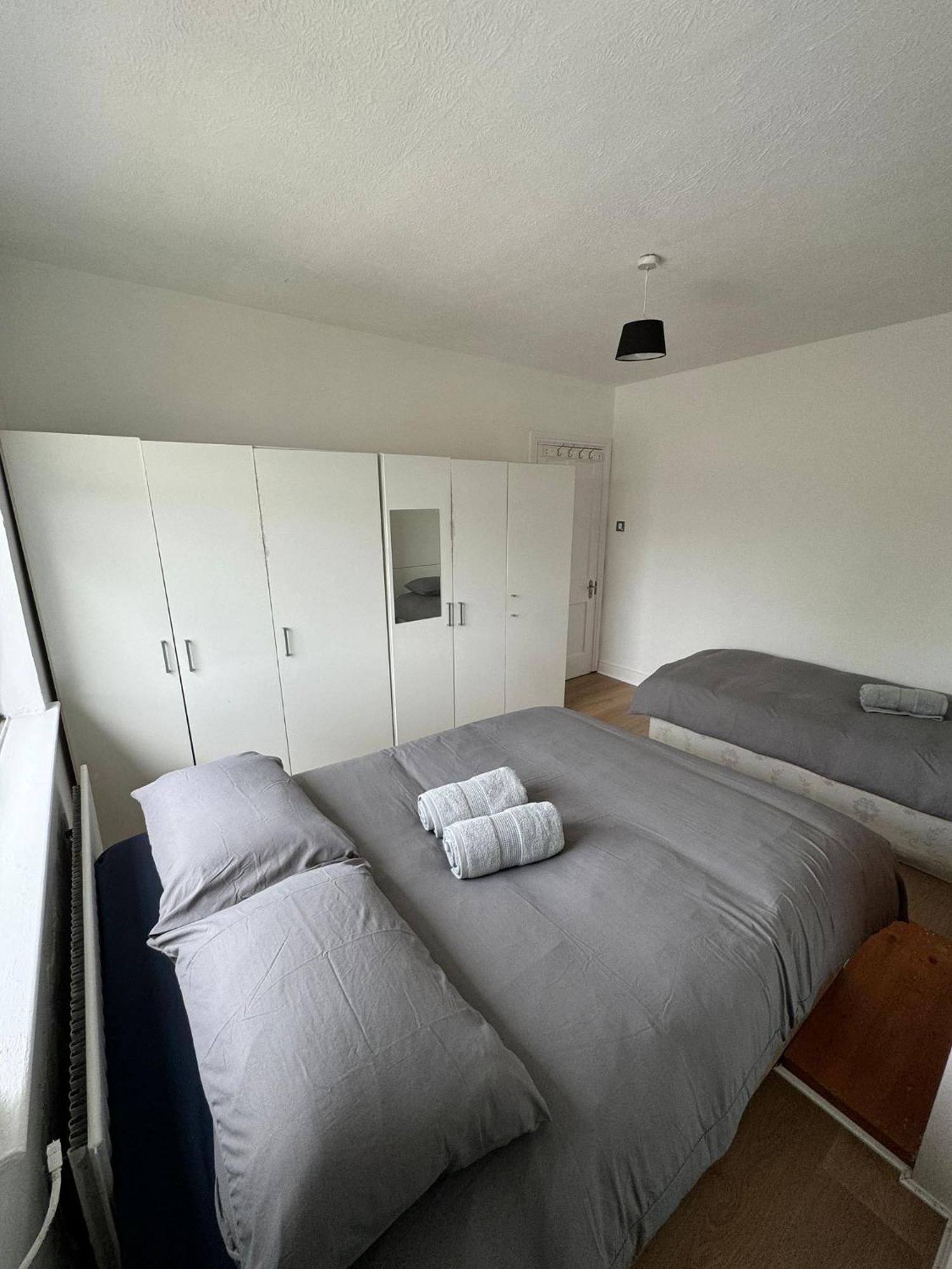 Nice Triple Room At 2 Iveragh Rd-7 Дъблин Екстериор снимка